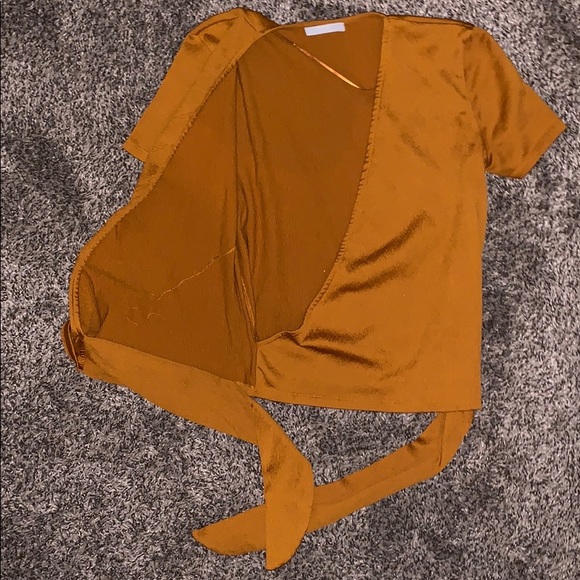 ✨HOST PICK✨ZARA mustard wrap top WORN ONCE!! - Picture 3 of 6